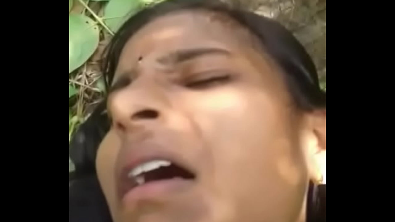 शहरी प्रेमी ने जंगल में चोदी अपनी गाँववाली प्रेमिका