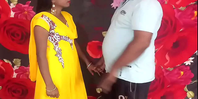 यंग स्लिम लड़की को चोदा चाचा ने