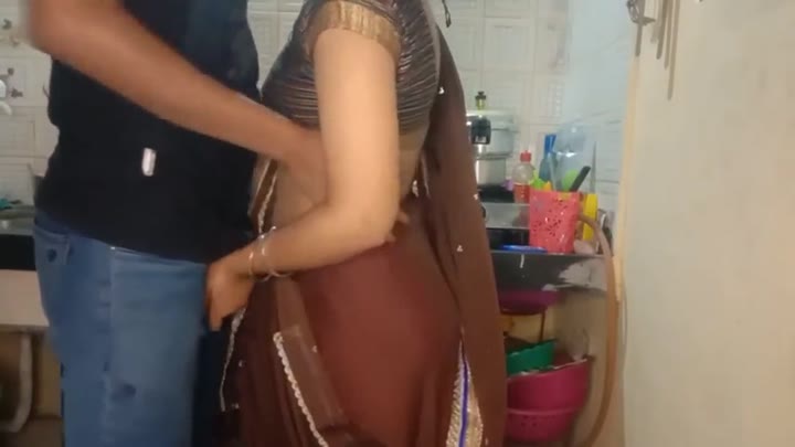 मोटी जांघवाली साली को जीजा ने किचन में चोद दिया
