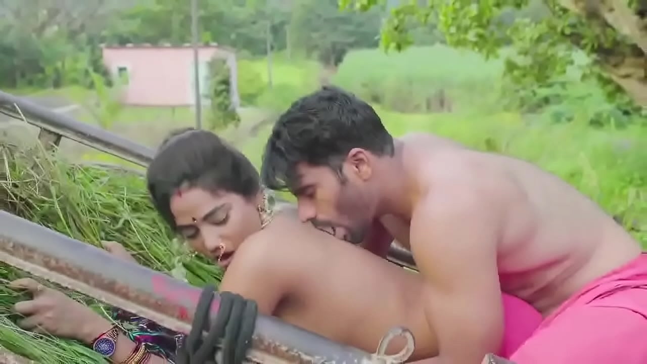 खेतों में किसाम का लंड लिया सरपंच की बीवी ने