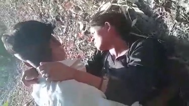 देसी गंगबांग सेक्स वीडियो कॉलेज गर्ल का जंगल मे