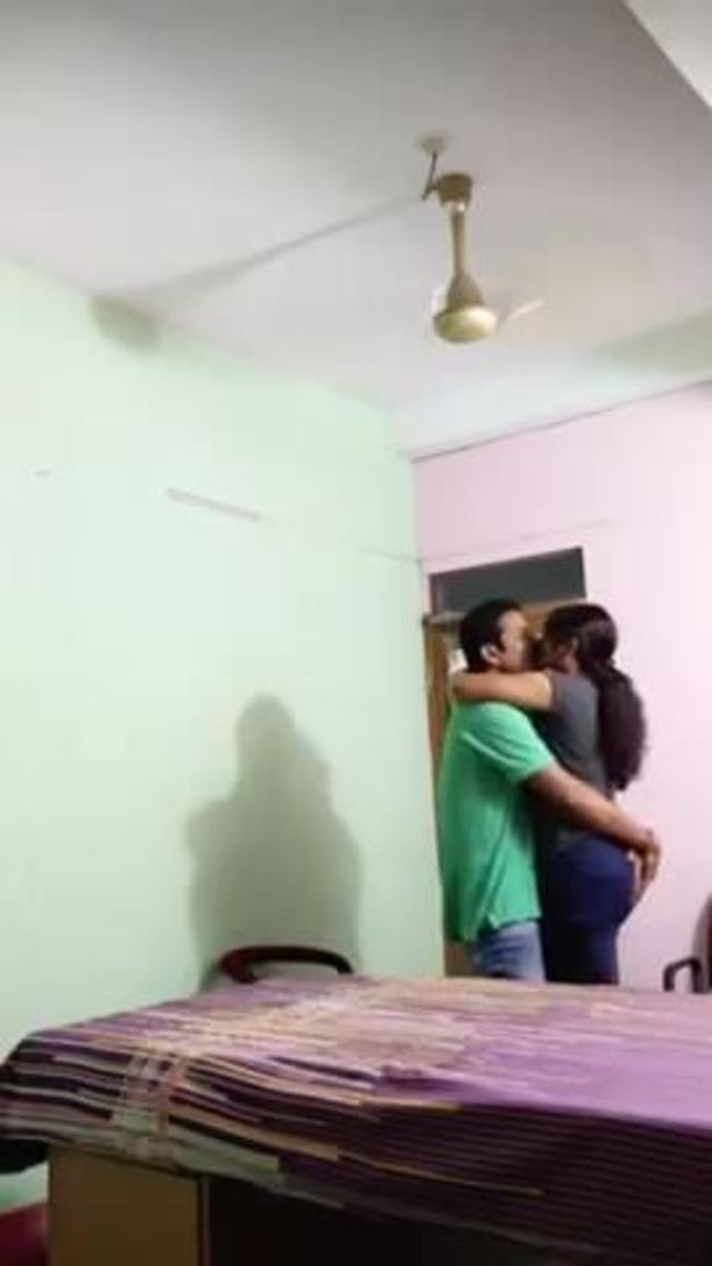 देसी सेक्स स्कॅंडल वीडियो ऑफीस की भाभी का