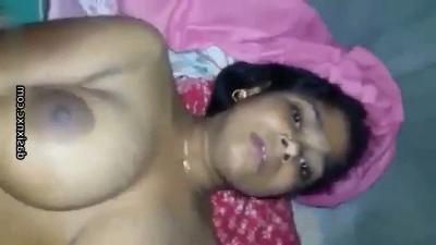 बिग बूब्स औरत की को उसके पडोसी ने मस्ती से छोड़ा (हॉट वीडियो)