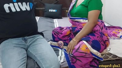 बिहारी नौकर ने मालकिन के दूध दबा कर बुर मई ऊँगली डाली – सेक्सी क्लिप (देसी चोदा चोदी)
