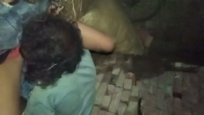वायरल वीडियो: देहाती आंटी की पडोसी ने चुत चट्टी और सेक्सुअल मस्ती की – देसी बफ