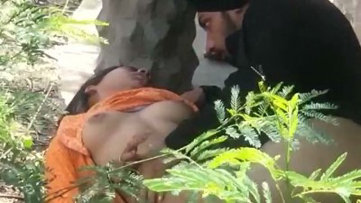 मजेदार: देहाती पंजाबी कुड़ी की खेत मै मिशनरी चुदाई – आउटडोर सेक्स