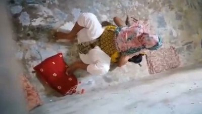 गाओं मई प्रेमी प्रेमिका का सेक्स हिडन सीएएम मई कैप्चर – विलेज गफ (देसी चोदा चोदी)