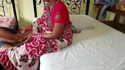 देसी वीडियो: जवान सौतेली माँ की चूत को उसके बेटे ने छोड़ दिए