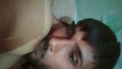 मजेदार: कीरेदारनि के दूध मजे से चूसे जिसका देसी मंस बना